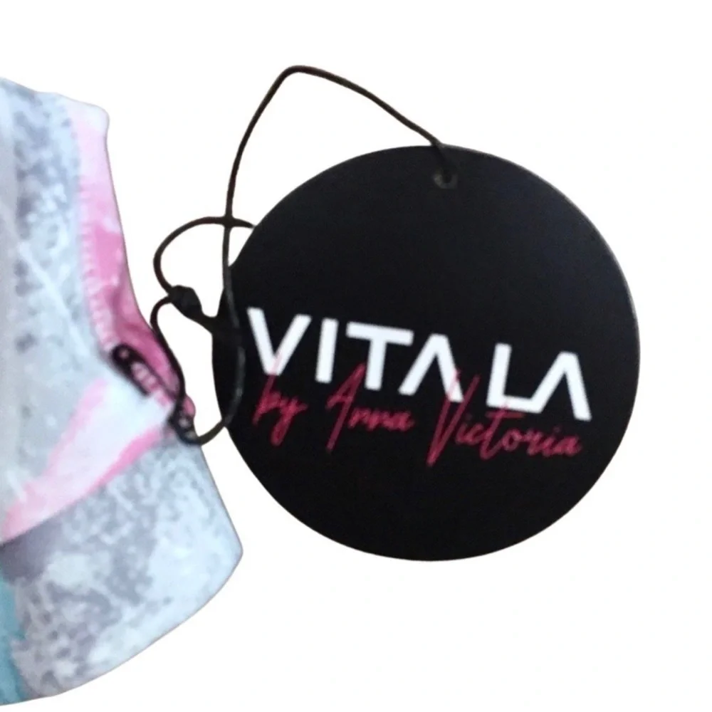 VITA LA x ANNA VICTORIA strappy criss cross racerback yoga top M - Picture 5 of 8